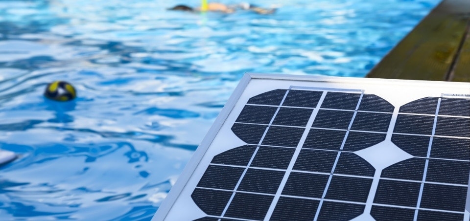 太阳能光伏板用于加热儿童游泳池的水